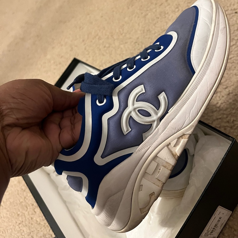 Authentic chanel sneakers.Worn 2X.Excellent condition size 38